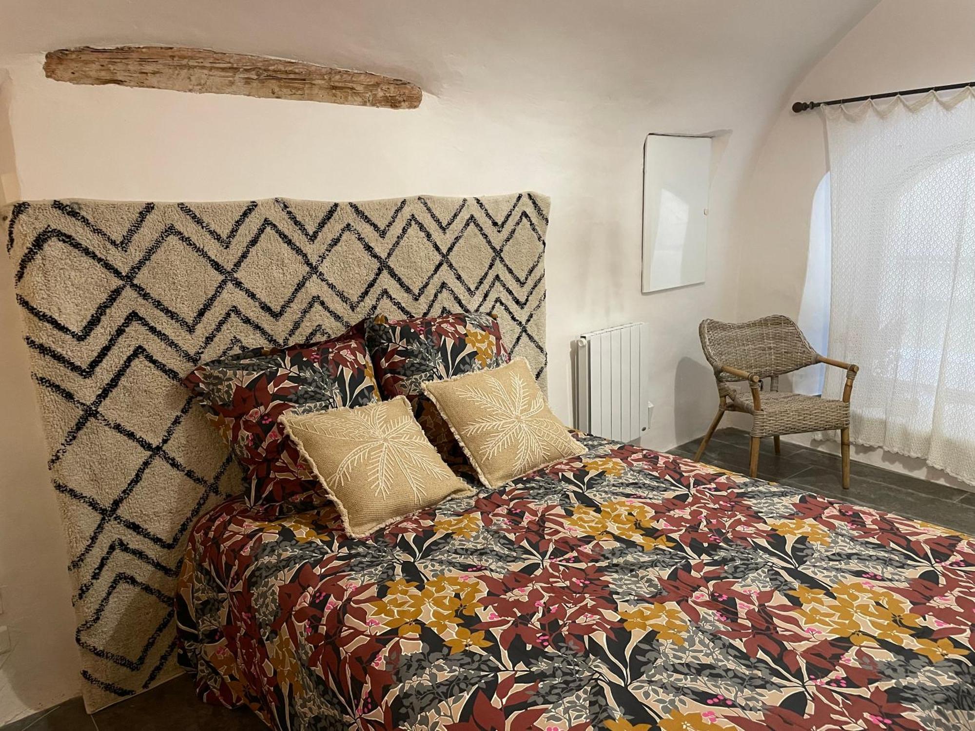 Charmante Maison De Village Collias Екстериор снимка